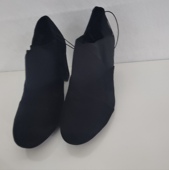 Impo Womens Tahlia Black Faux Suede and Knit Heel Ankle Boot Size 7M - NEW - Picture 2 of 7